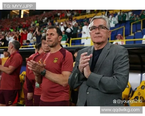 足球明星离婚后揭露财务危机生活拮据引发舆论热议